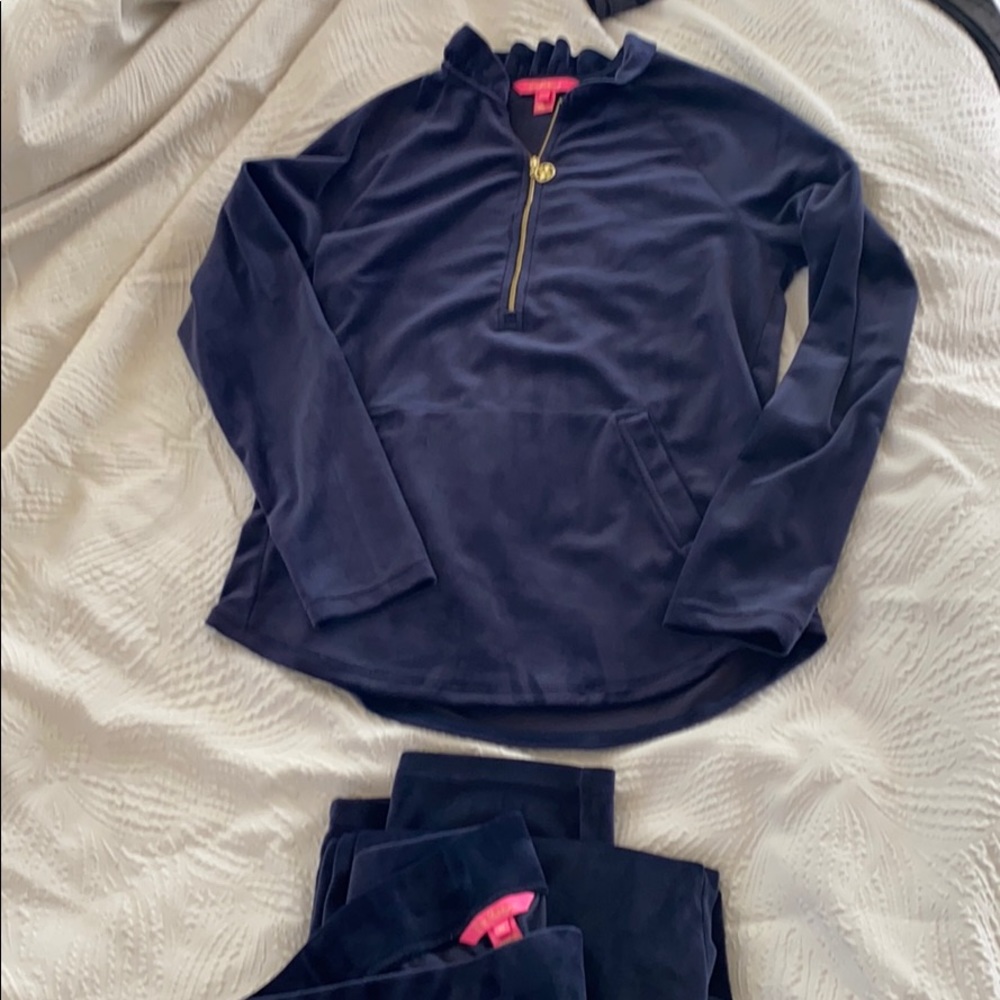 Lilly Pulitzer Velour navy S top